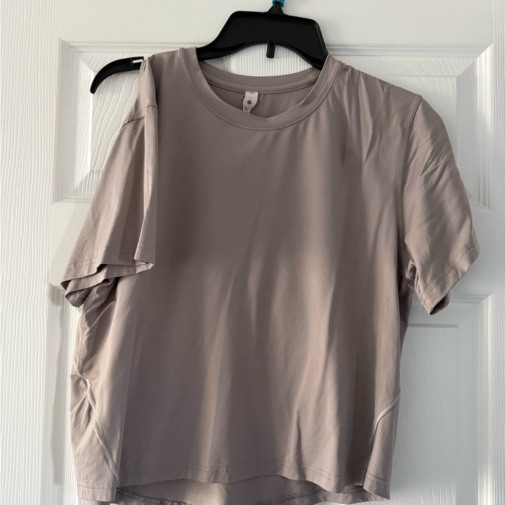 lululemon athletica Short Sleeve Tee in Taupe